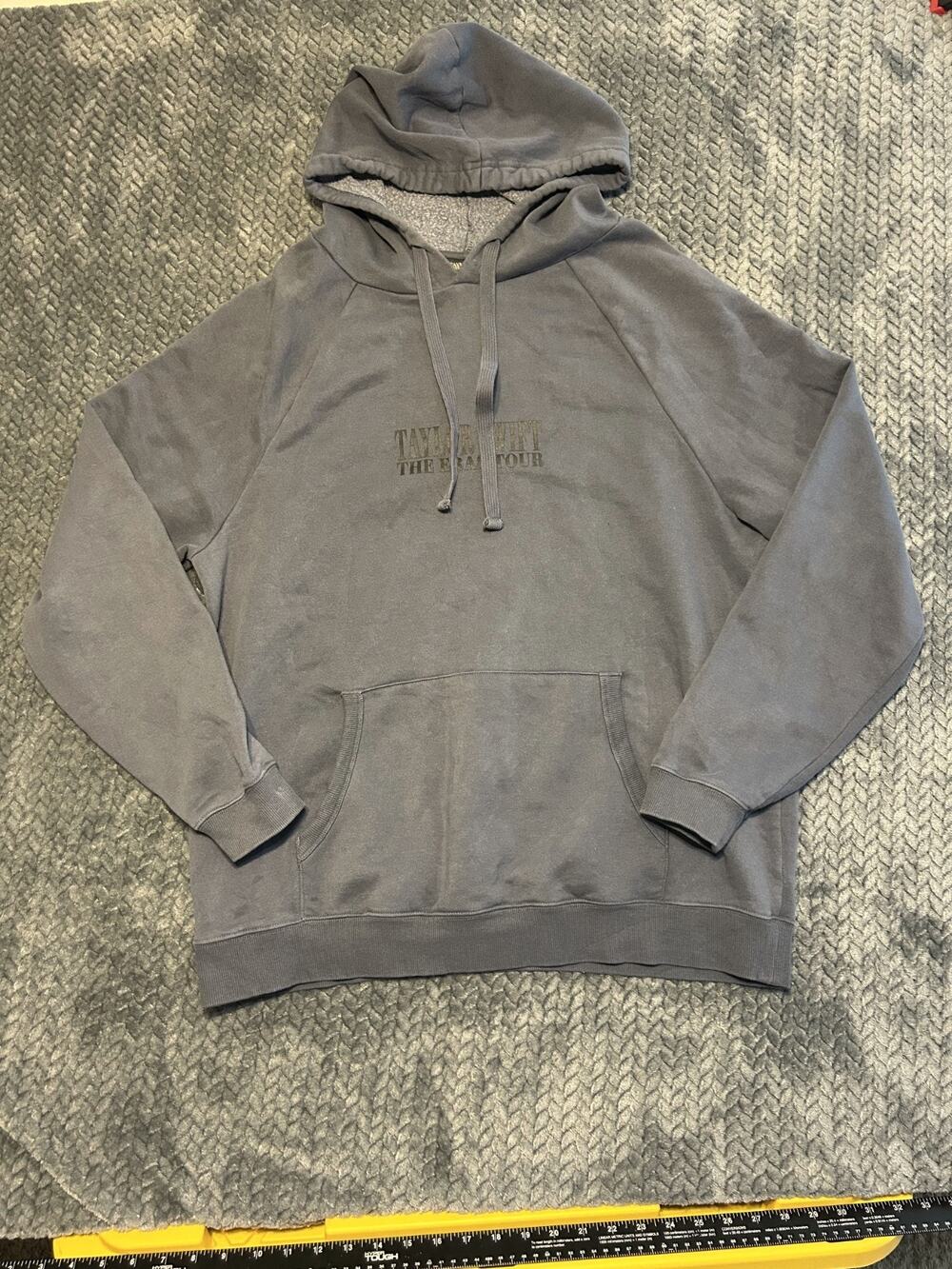Taylor Swift The Eras Tour 2023 Hoodie Mens Large Gray Fleece Lined Pullover